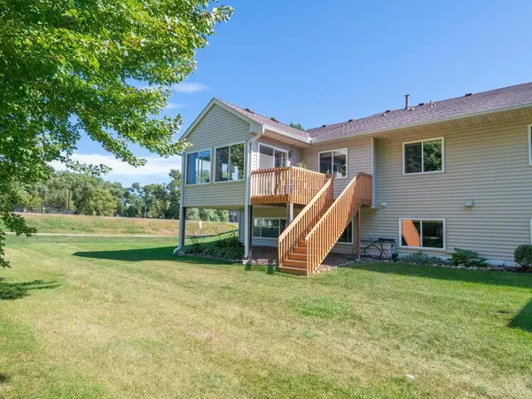 Waconia, MN 55387,1000 Primrose LN