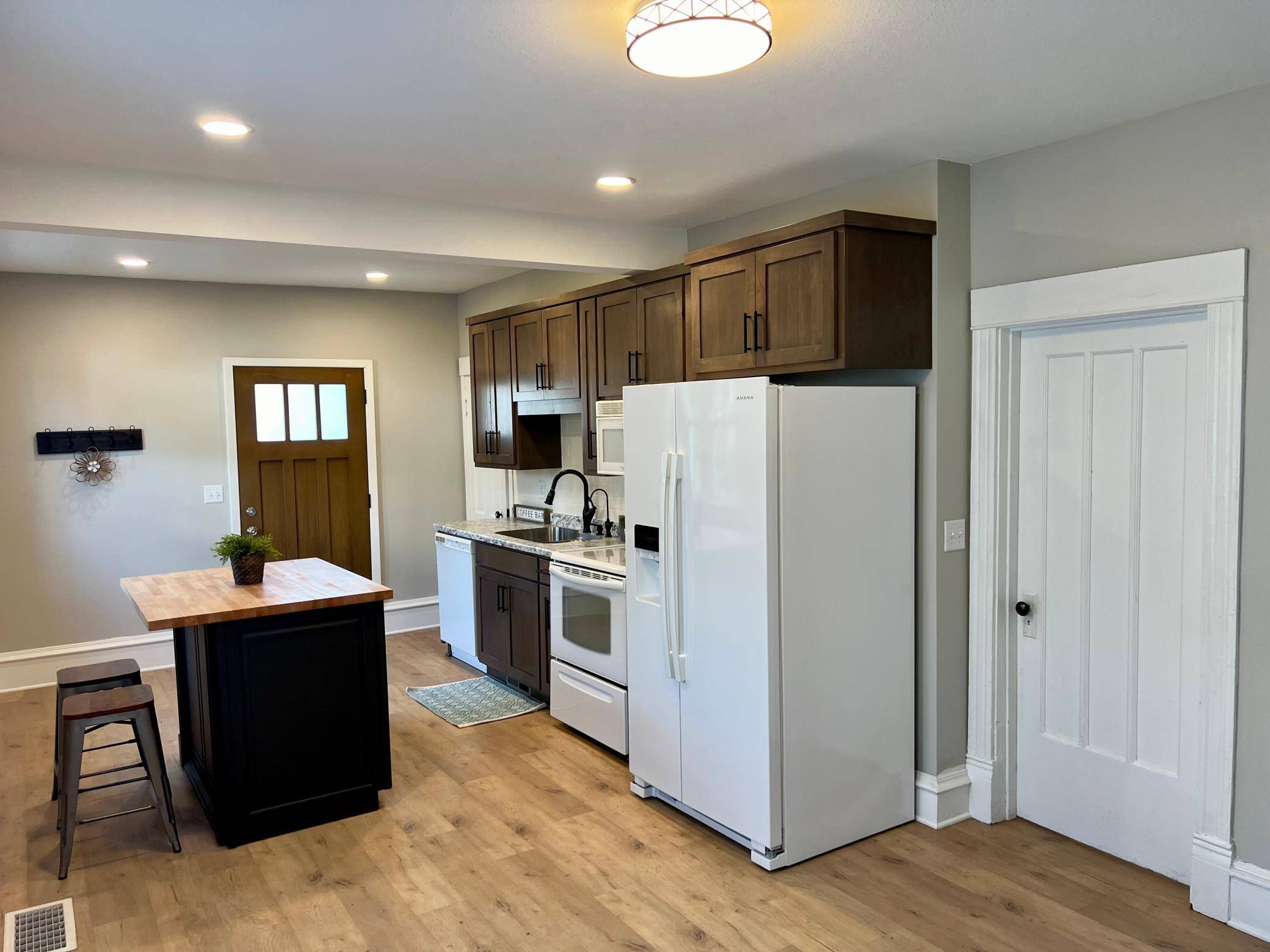 Foley, MN 56329,190 Dewey ST