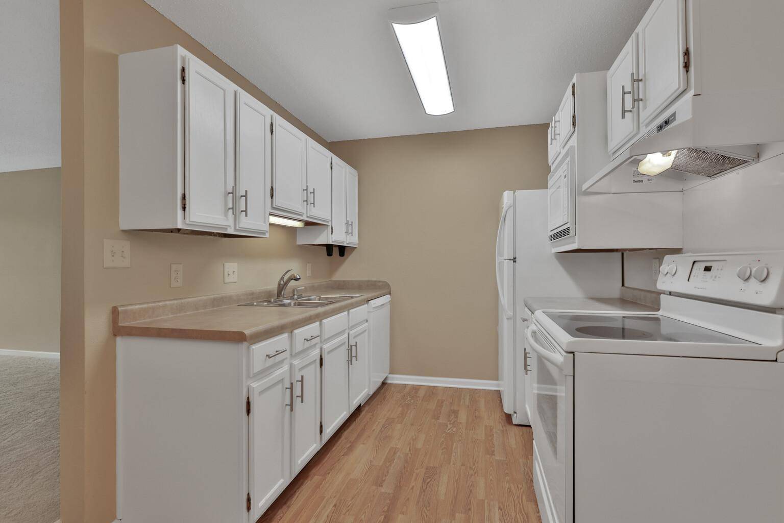Arden Hills, MN 55112,4 Pine Tree DR #226