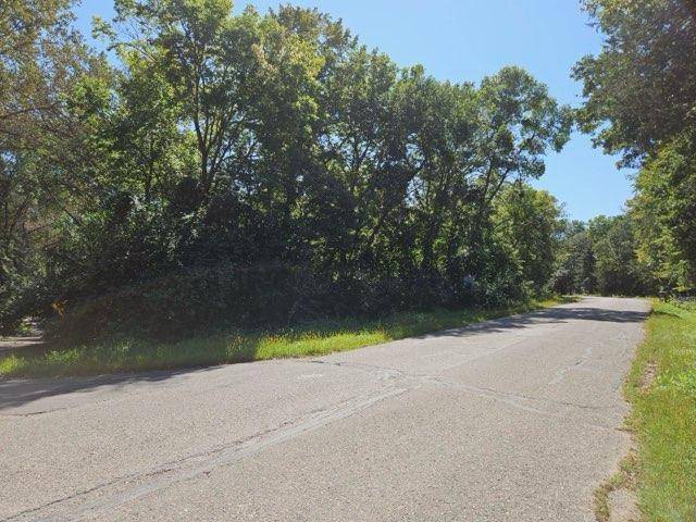 - Long Lake RD, Willmar, MN 56201