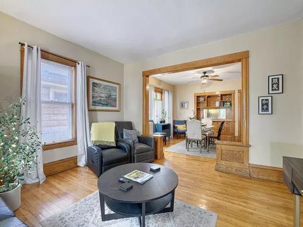 Minneapolis, MN 55405,2408 Dupont AVE S #2