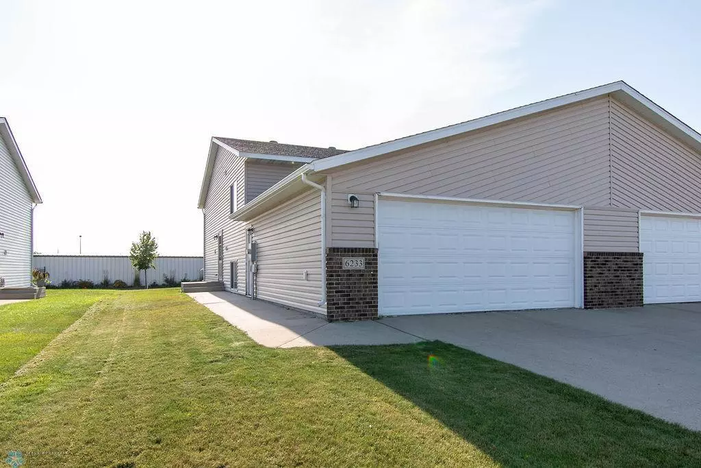 Fargo, ND 58104,6233 35th ST S