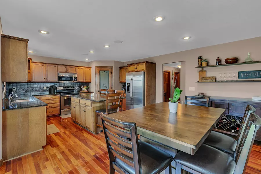 1372 Southfork DR SE, Hutchinson, MN 55350
