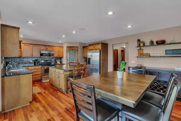1372 Southfork DR SE, Hutchinson, MN 55350