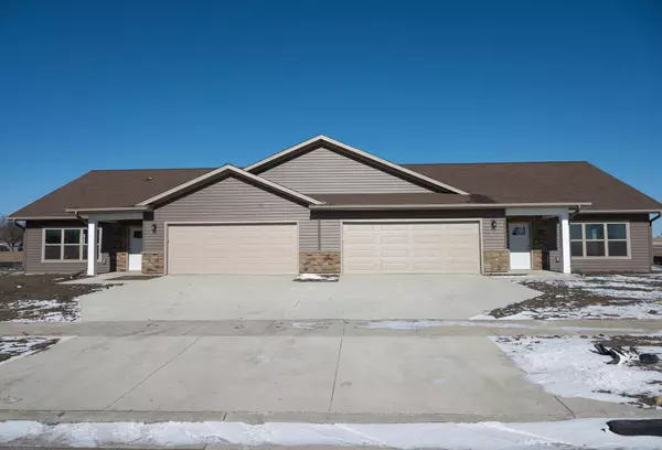 2218 Red Bird LN, Fairmont, MN 56031