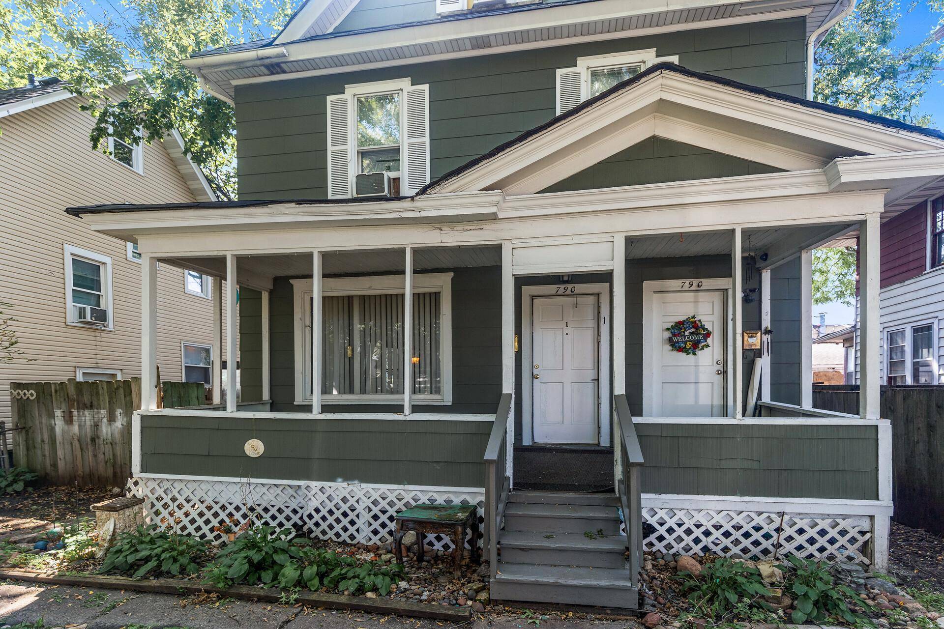Saint Paul, MN 55104,790 Sherburne AVE