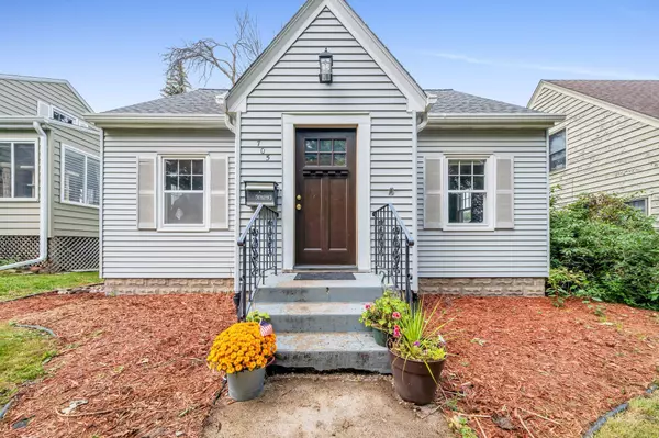 Saint Paul, MN 55106,705 Cottage AVE E