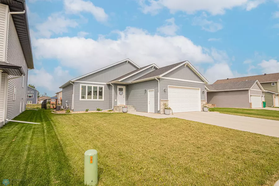 303 6th ST E, Fargo, ND 58047