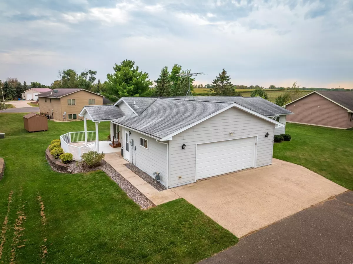 Hinckley, MN 55037,516 2nd ST NW