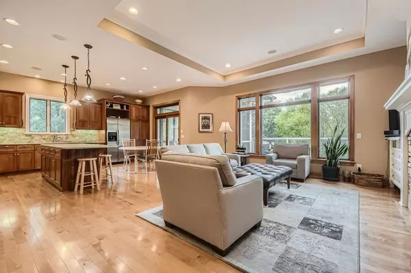 Mahtomedi, MN 55115,215 Southgate DR