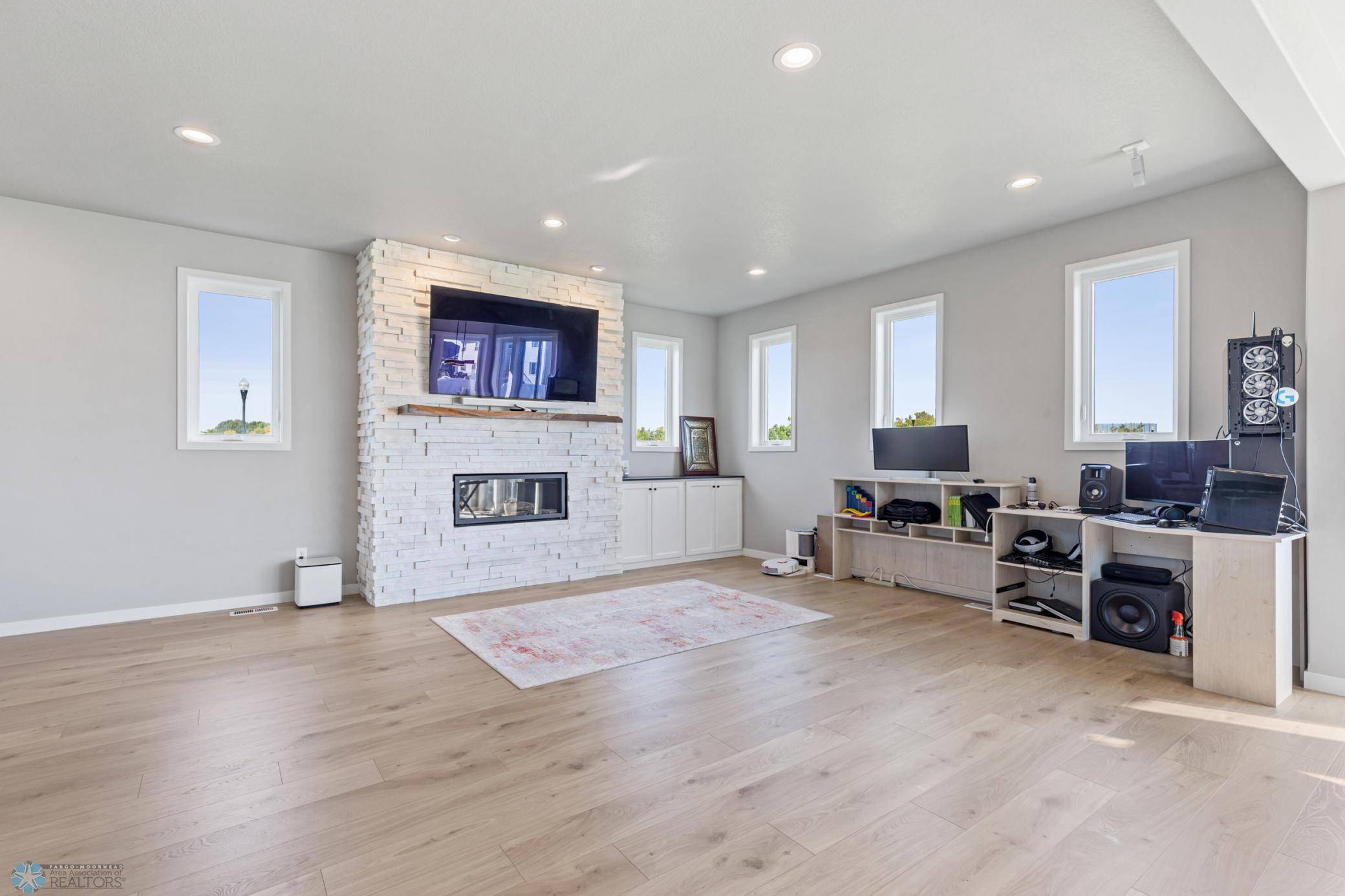 Fargo, ND 58104,3089 Prairie Farms CIR S