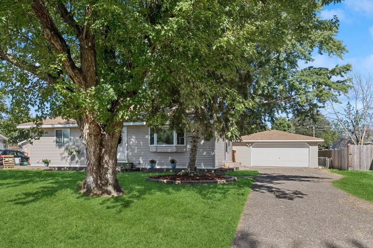 Blaine, MN 55449,1517 122nd AVE NE