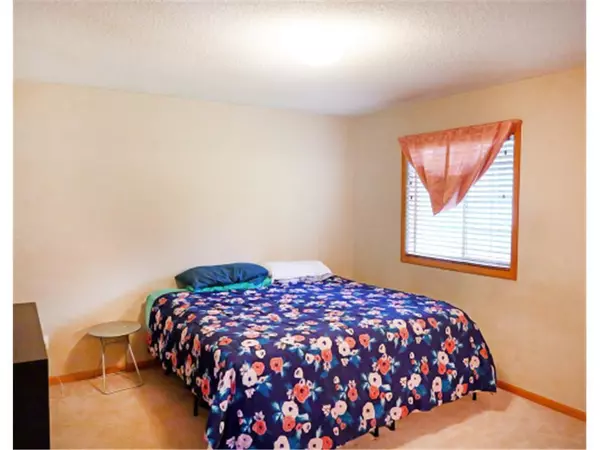 Brooklyn Park, MN 55443,8521 Stratford LN