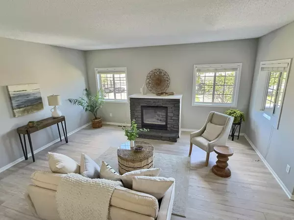 Eden Prairie, MN 55347,17595 Hackberry CT