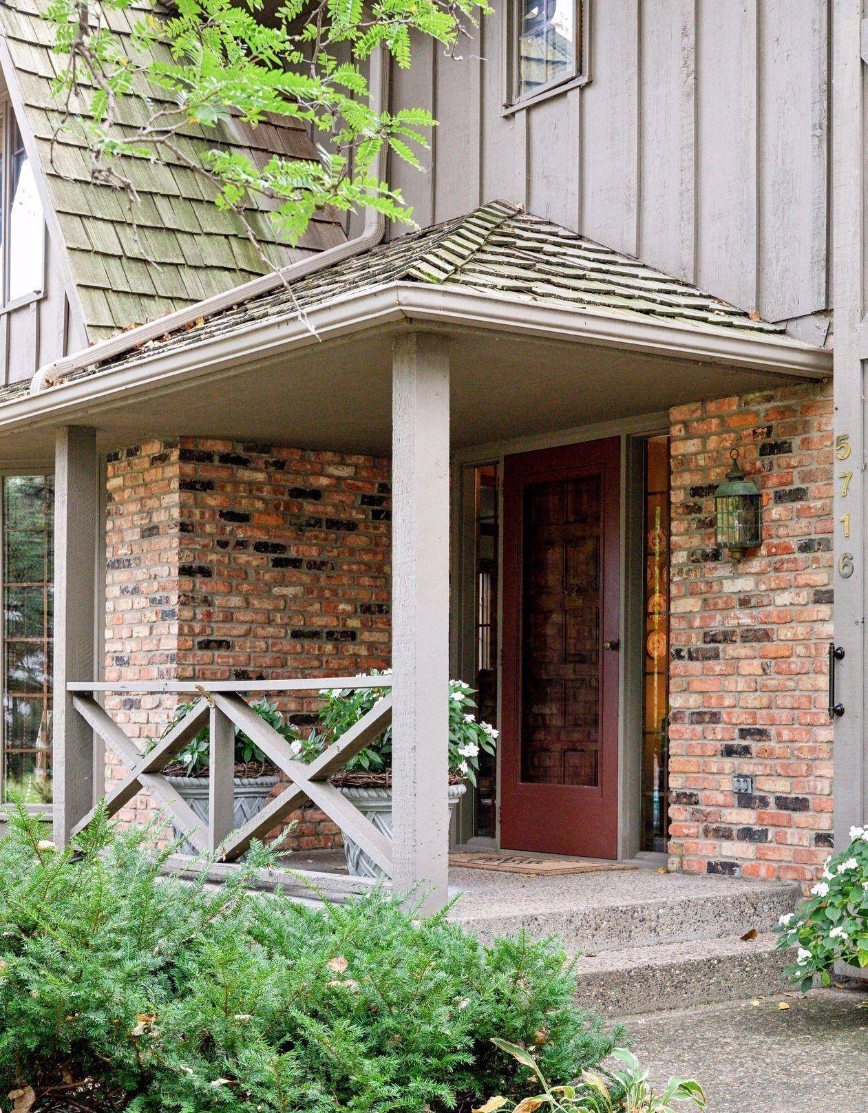 Edina, MN 55436,5716 Deville DR
