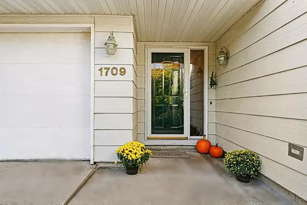North Mankato, MN 56003,1709 Hodgson RD