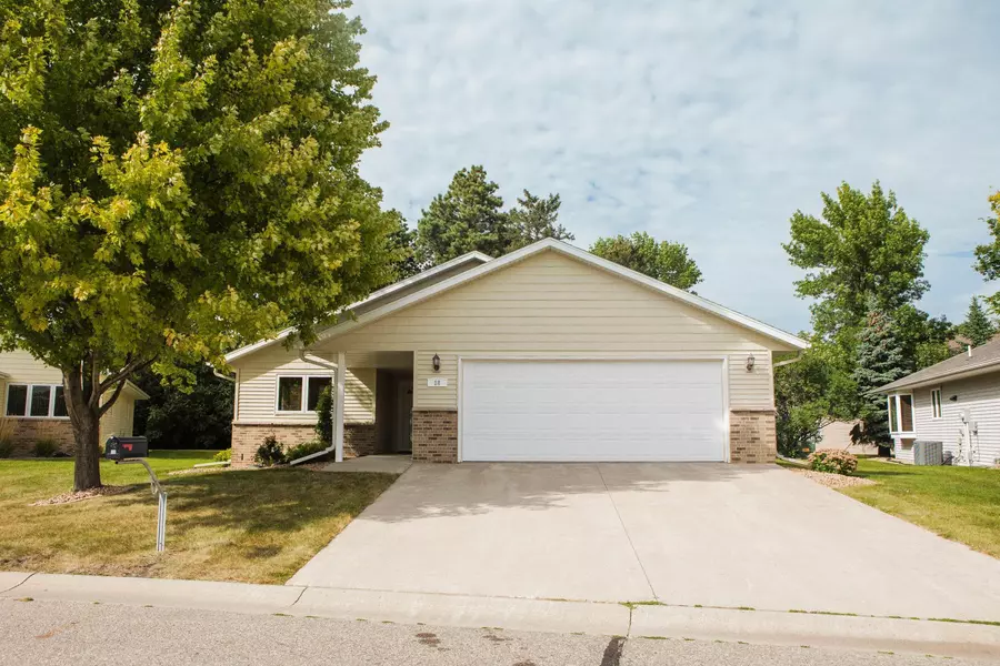 18 Townhouse RD, Morris, MN 56267