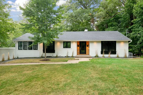 Wayzata, MN 55391,231 Bushaway RD