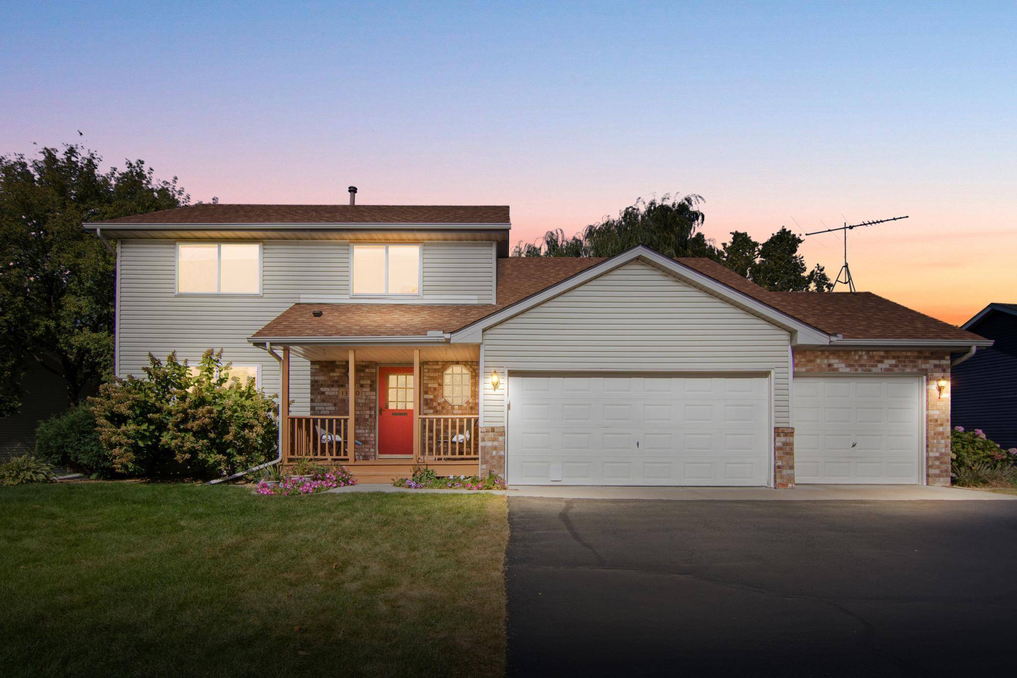 13710 57th AVE N,  Plymouth,  MN 55446