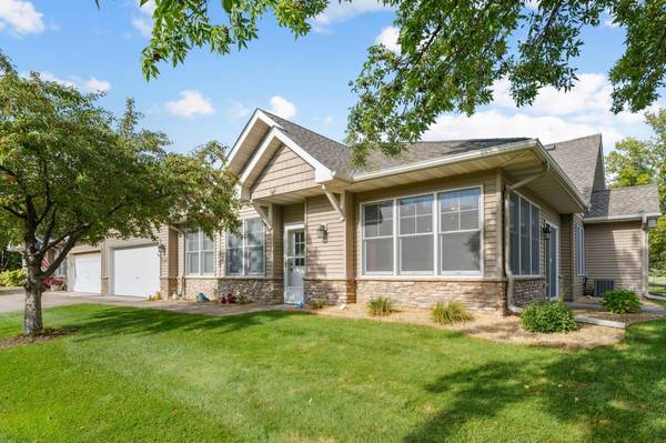 474 Hayes DR, Hastings, MN 55033