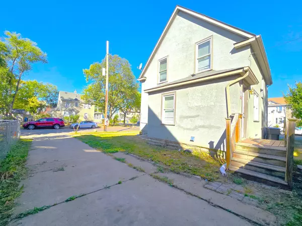 Minneapolis, MN 55407,1301 E 28th ST