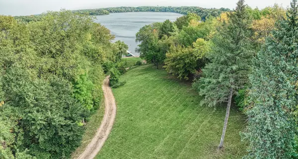 970 Pleasant View RD, Chanhassen, MN 55317