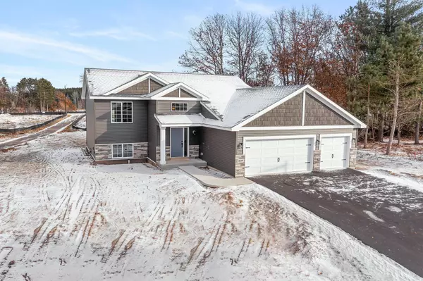 11270 195th CIR NW, Elk River, MN 55330