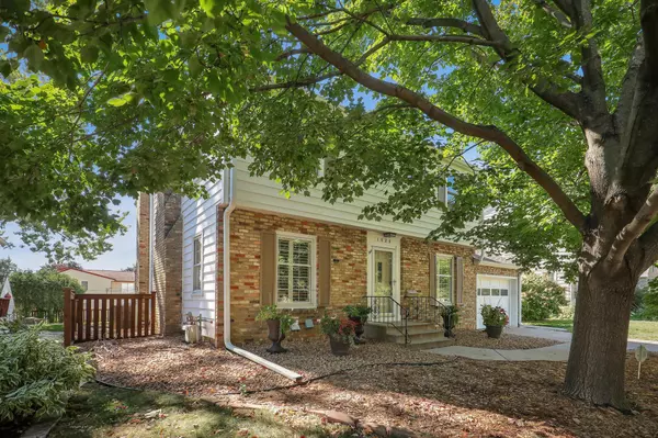 1828 Montreal AVE, Saint Paul, MN 55116