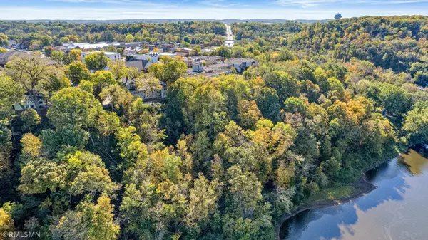 Osceola, WI 54020,305 A River ST