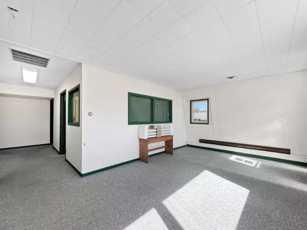 Fairmont, MN 56031,805 E 10th ST