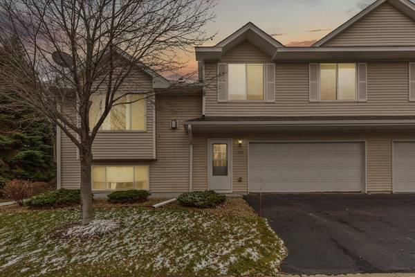 1356 S Trail DR, Faribault, MN 55021