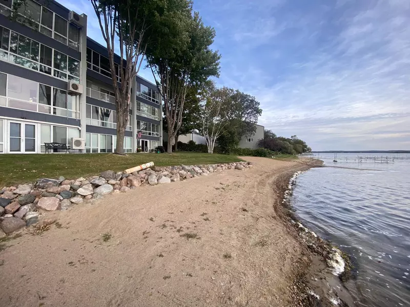 315 Park Lake BLVD #207, Detroit Lakes, MN 56501