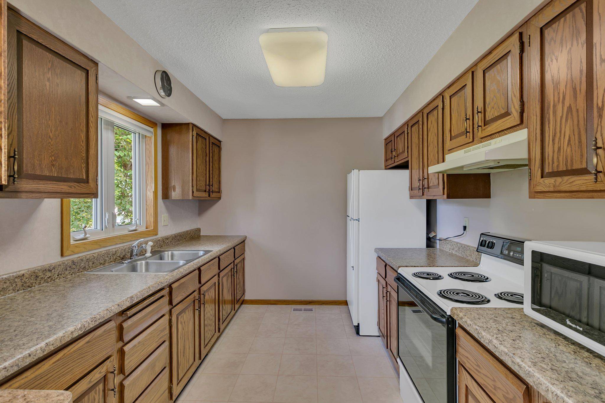 Holdingford, MN 56340,720 4th ST W