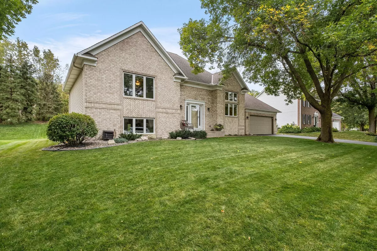Chanhassen, MN 55317,2267 Boulder RD