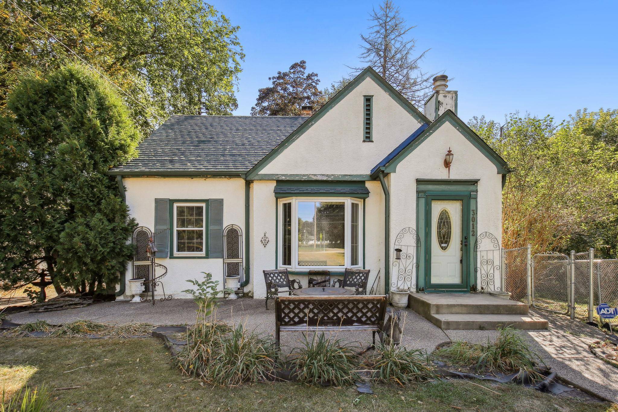 3012 Old Highway 8, Roseville, MN 55113