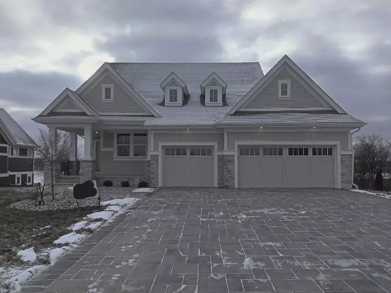 6395 Lakeside DR, Victoria, MN 55318