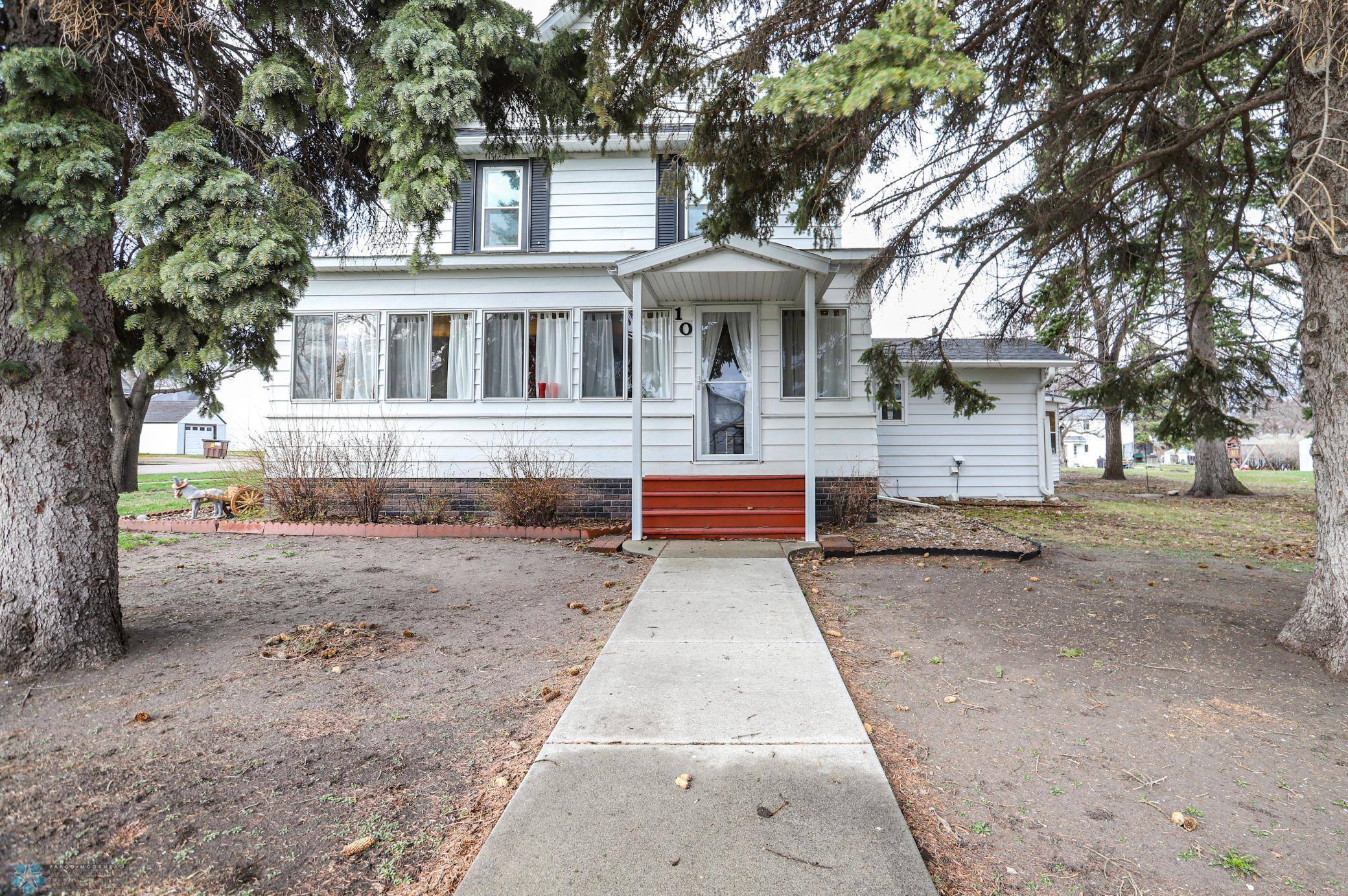 10 5th AVE NE, Lidgerwood, ND 58053