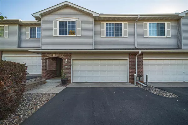 3316 Glynwater TRL NW, Prior Lake, MN 55372