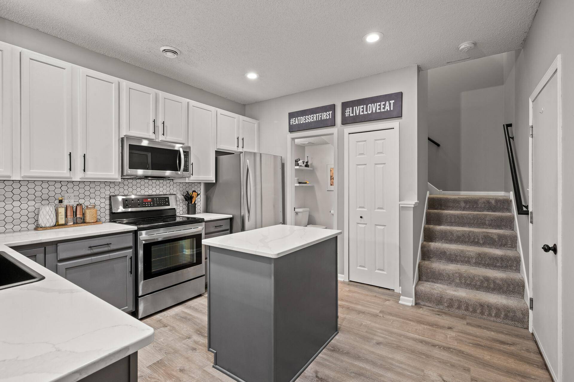 4673 Blaine AVE #907, Inver Grove Heights, MN 55076
