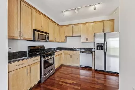 Saint Paul, MN 55102,370 Marshall AVE #507