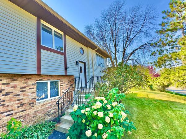 1299 Farrell ST N,  Maplewood,  MN 55119