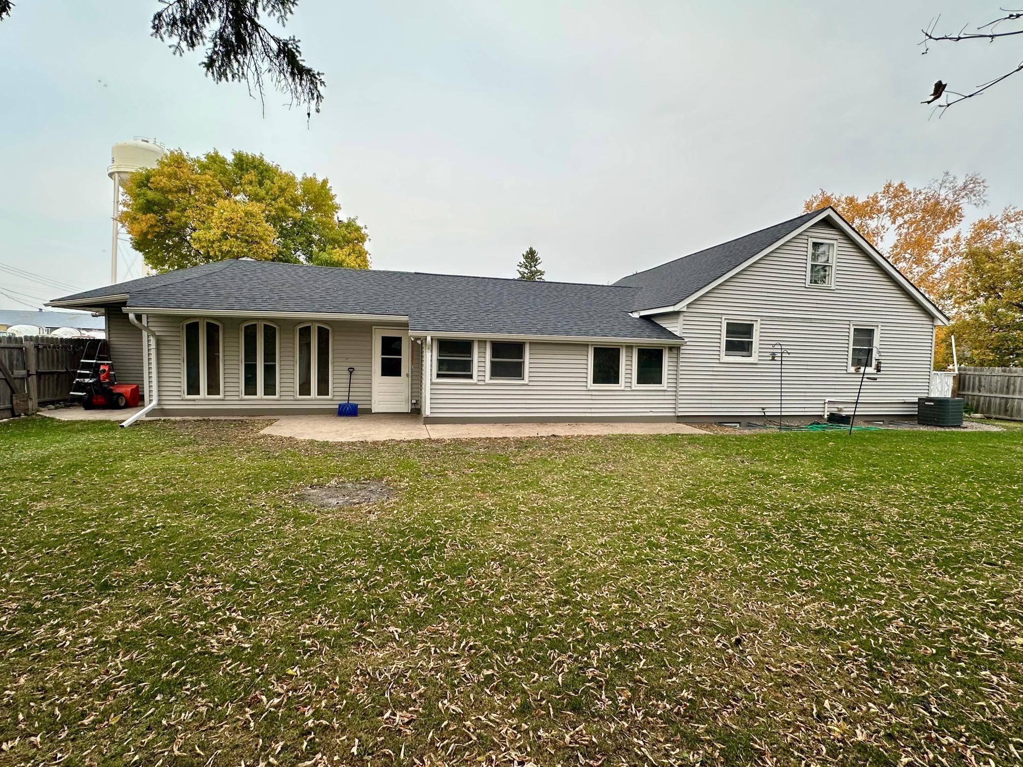 102 4th ST SW, Roseau, MN 56751