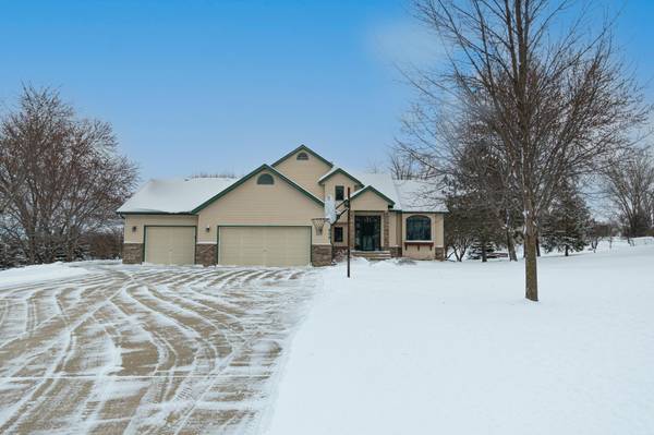 809 E Lake Cowdry RD NW, Alexandria, MN 56308