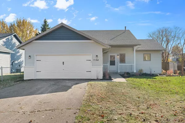 7194 159th ST W, Apple Valley, MN 55124