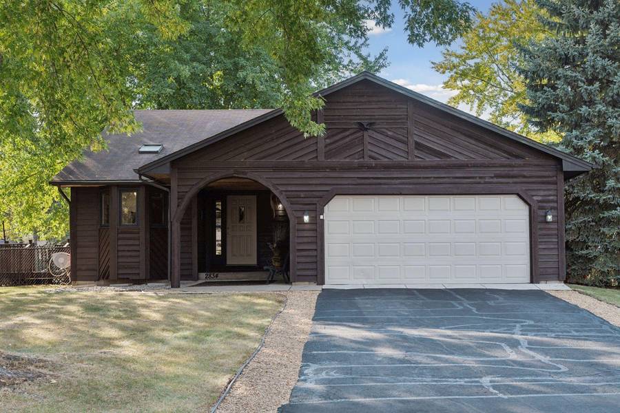 2834 135th CIR NW, Andover, MN 55304