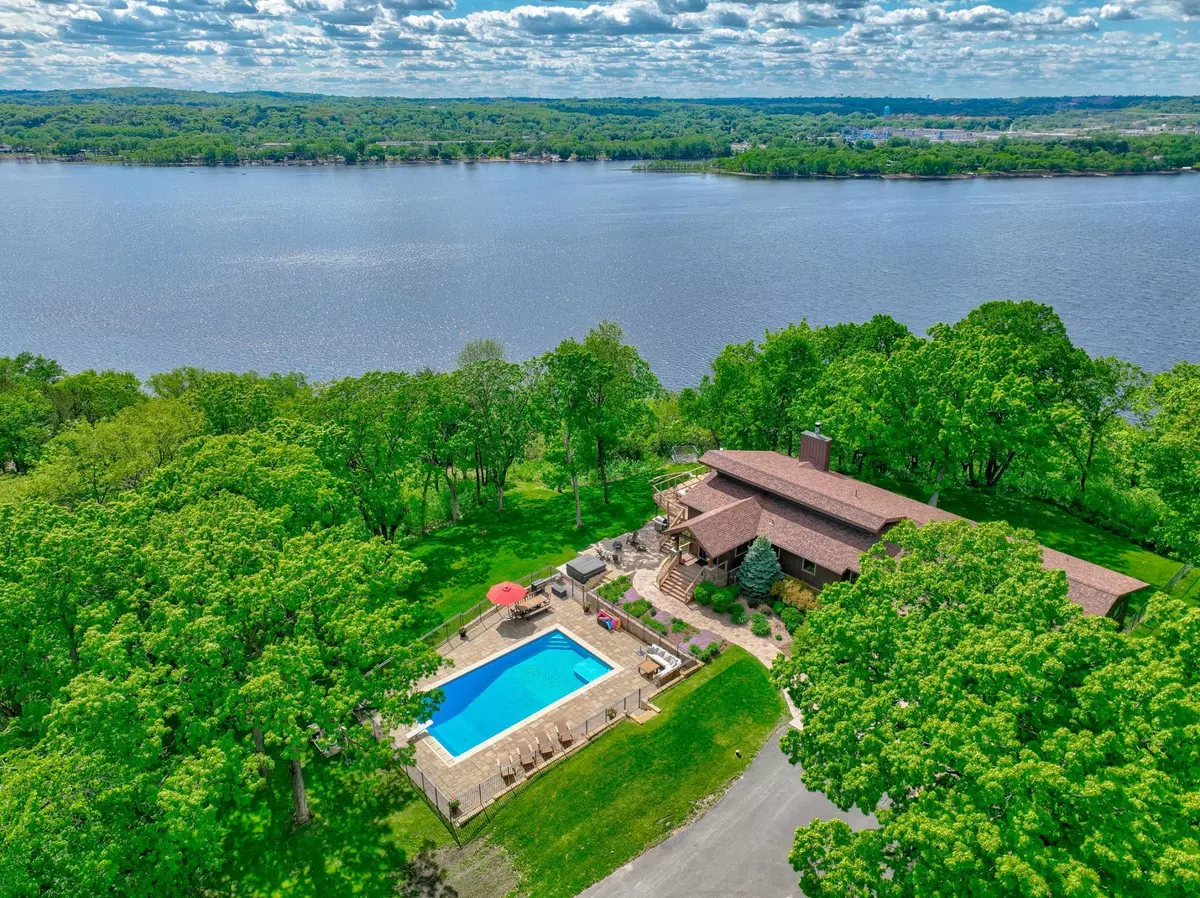 Hudson, WI 54016,233 River Heights TRL