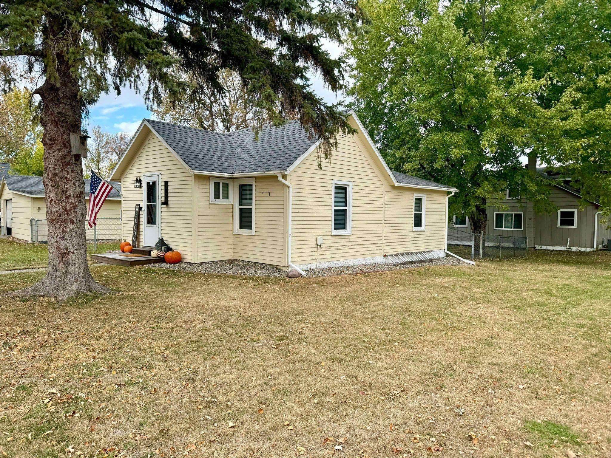 Hawley, MN 56549,702 1st ST