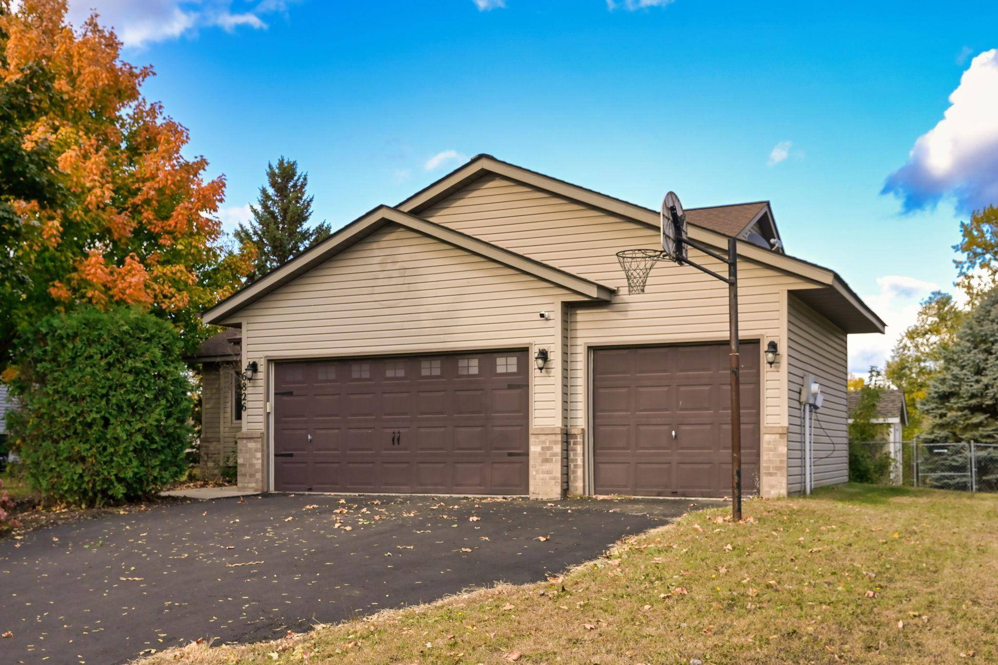 Brooklyn Park, MN 55445,6826 Setzler Pkwy