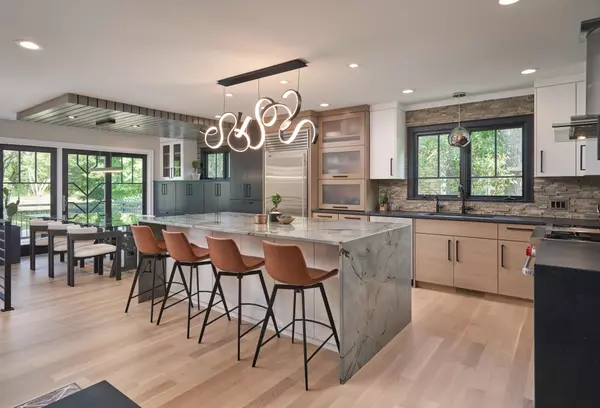 Chanhassen, MN 55331,2841 Tanagers LN