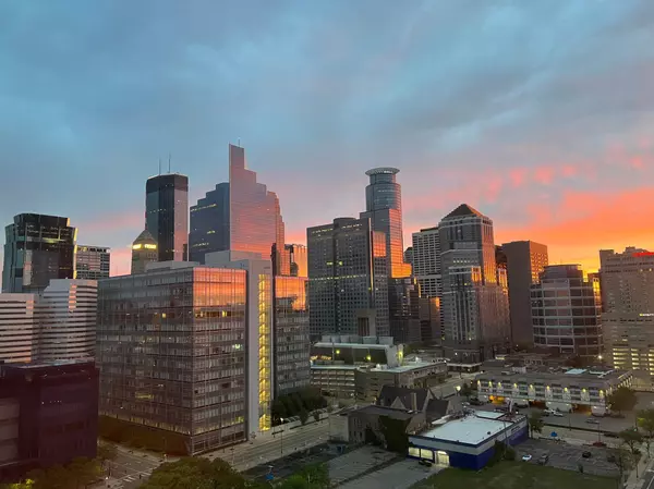 Minneapolis, MN 55404,500 E Grant ST #1604